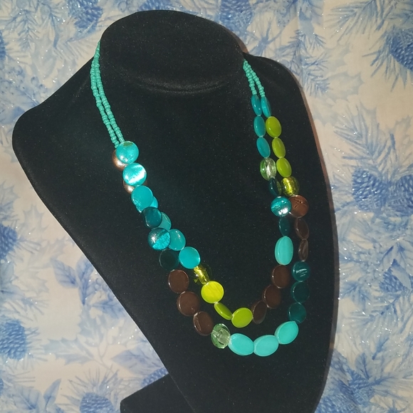 Glass pearlescent statement necklace - Picture 2 of 8